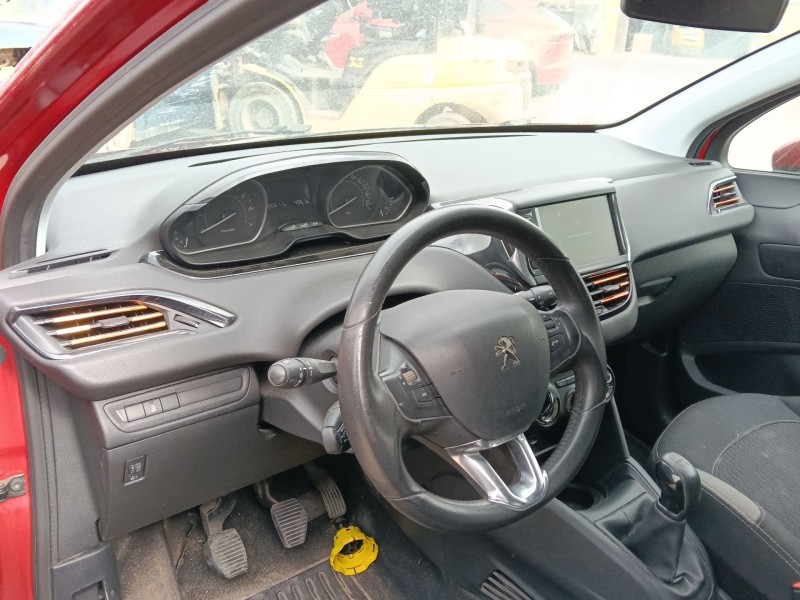 Recambio de salpicadero para peugeot 208 i (ca_, cc_) 1.2 vti 82 referencia OEM IAM 16077378ZD  