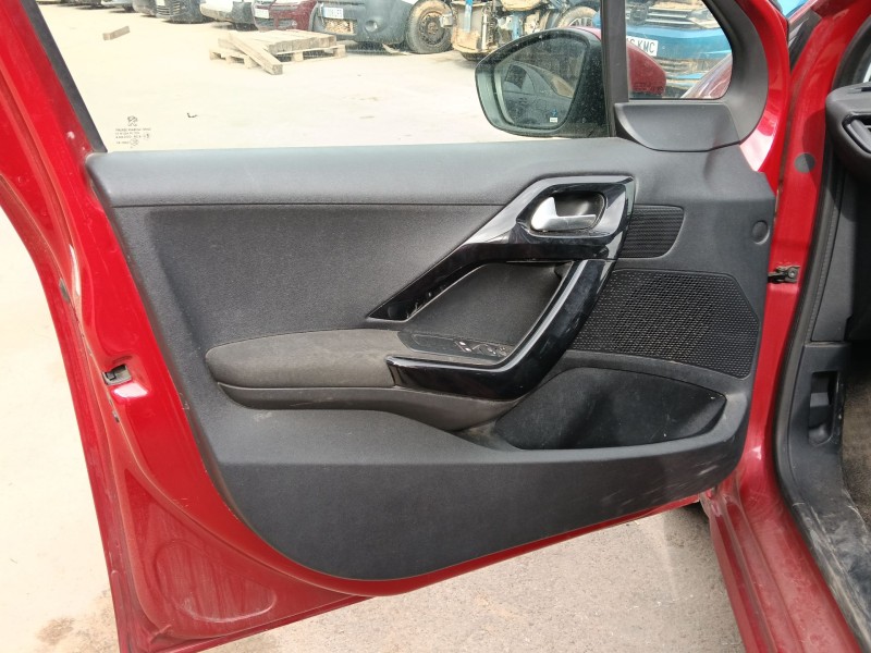 Recambio de guarnecido puerta delantera izquierda para peugeot 208 i (ca_, cc_) 1.2 vti 82 referencia OEM IAM   