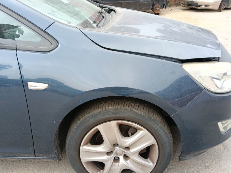 Recambio de aleta delantera derecha para opel astra j (p10) 1.7 cdti (68) referencia OEM IAM   