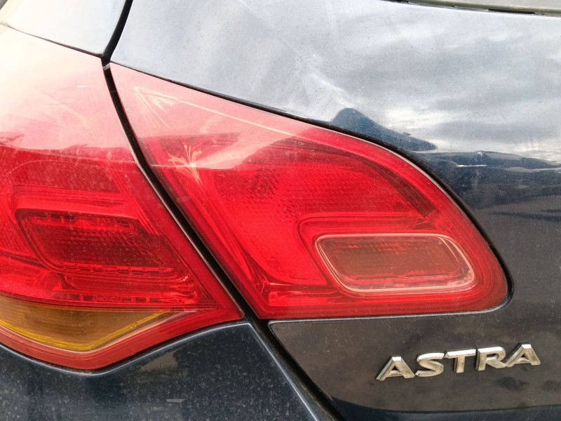 Recambio de piloto trasero izquierdo interior para opel astra j (p10) 1.7 cdti (68) referencia OEM IAM   