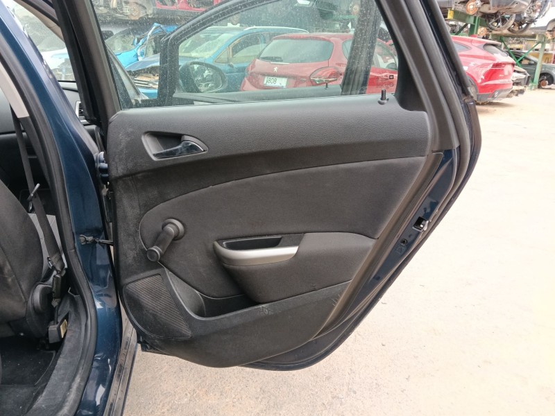 Recambio de guarnecido puerta trasera derecha para opel astra j (p10) 1.7 cdti (68) referencia OEM IAM   