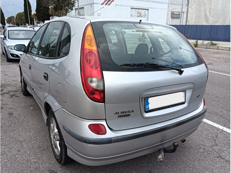 nissan almera tino (v10) del año 2004