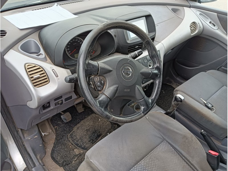 nissan almera tino (v10) del año 2004