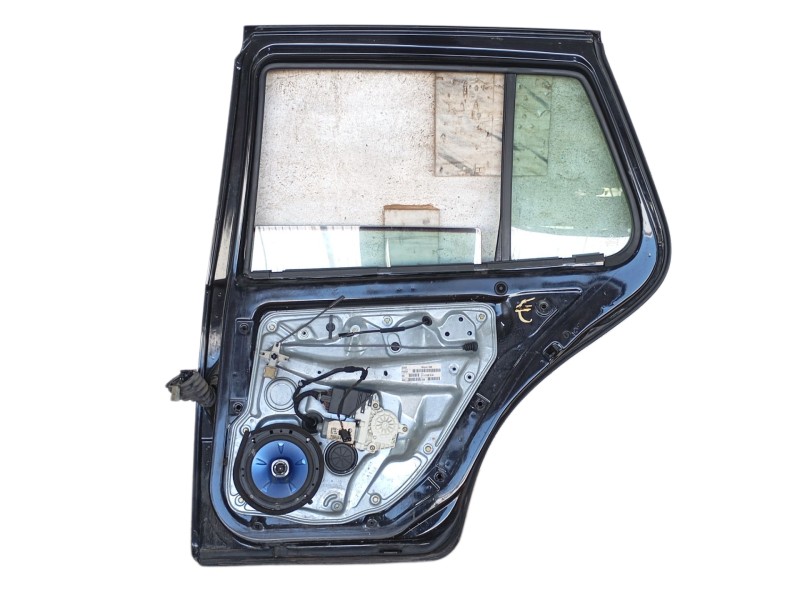Recambio de puerta trasera derecha para volkswagen golf iv (1j1) 1.9 tdi referencia OEM IAM 1J6833056F  