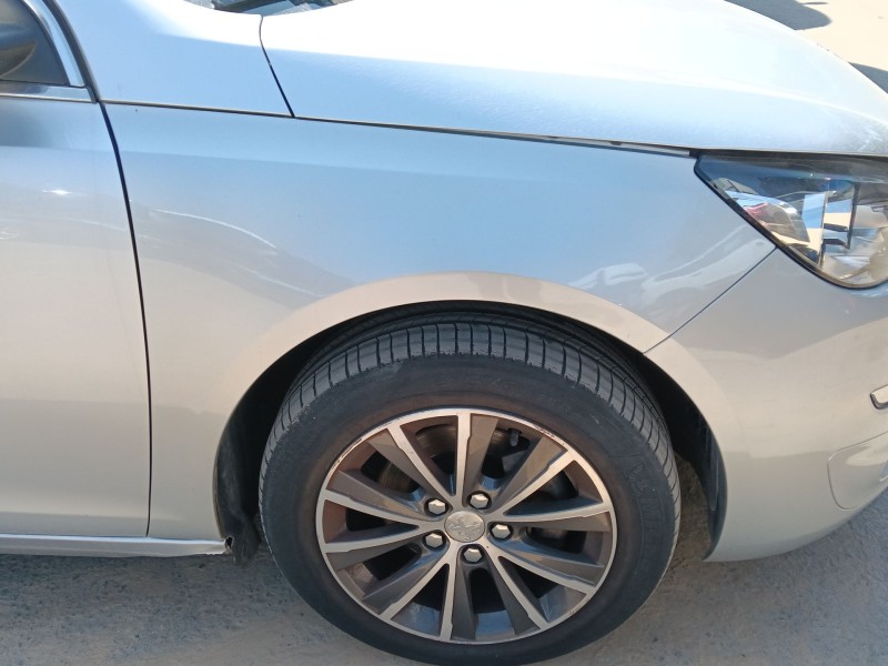 Recambio de aleta delantera derecha para peugeot 308 sw ii (lc_, lj_, lr_, lx_, l4_) 1.2 thp 130 referencia OEM IAM 9802164280  