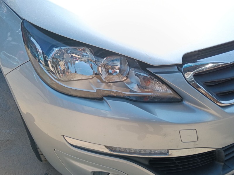 Recambio de faro derecho para peugeot 308 sw ii (lc_, lj_, lr_, lx_, l4_) 1.2 thp 130 referencia OEM IAM 9677522980  