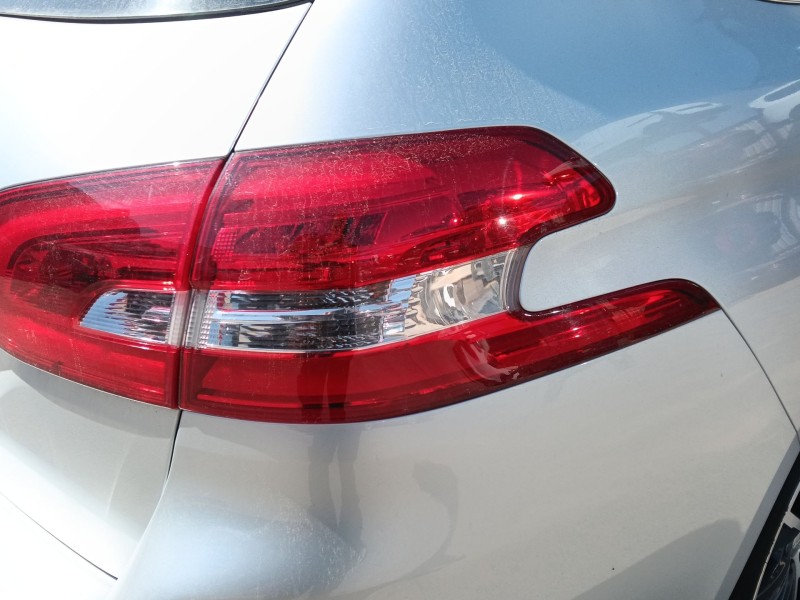 Recambio de piloto trasero derecho para peugeot 308 sw ii (lc_, lj_, lr_, lx_, l4_) 1.2 thp 130 referencia OEM IAM 9678093880  