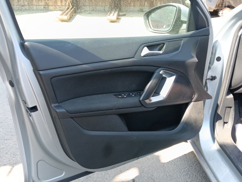 Recambio de guarnecido puerta delantera izquierda para peugeot 308 sw ii (lc_, lj_, lr_, lx_, l4_) 1.2 thp 130 referencia OEM IA