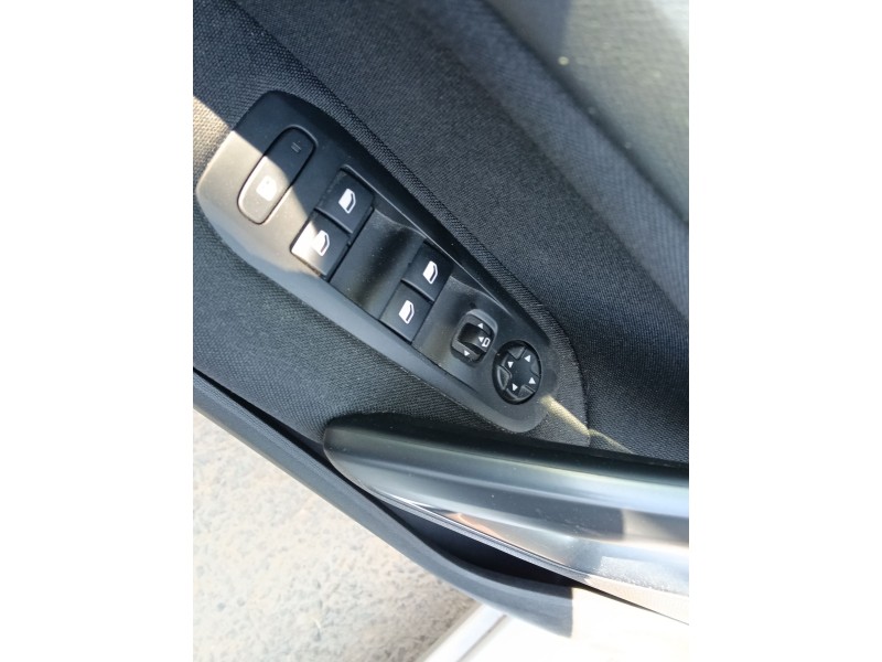 Recambio de mando elevalunas delantero izquierdo para peugeot 308 sw ii (lc_, lj_, lr_, lx_, l4_) 1.2 thp 130 referencia OEM IAM