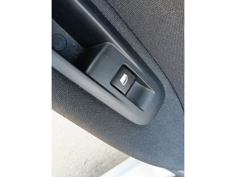 Recambio de mando elevalunas trasero izquierdo para peugeot 308 sw ii (lc_, lj_, lr_, lx_, l4_) 1.2 thp 130 referencia OEM IAM 9