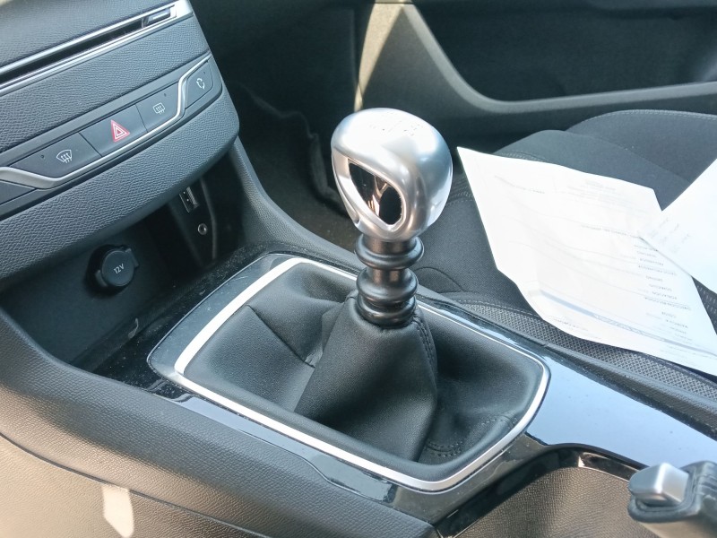 Recambio de pomo palanca cambio para peugeot 308 sw ii (lc_, lj_, lr_, lx_, l4_) 1.2 thp 130 referencia OEM IAM   
