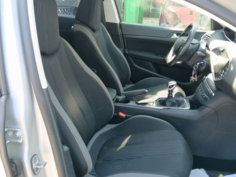 Recambio de asiento delantero izquierdo para peugeot 308 sw ii (lc_, lj_, lr_, lx_, l4_) 1.2 thp 130 referencia OEM IAM   