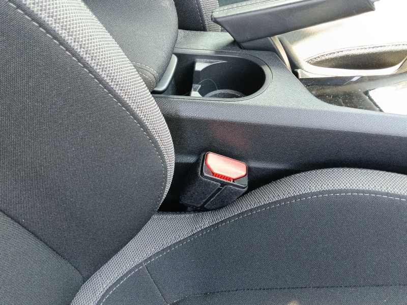 Recambio de enganche cinturon delantero derecho para peugeot 308 sw ii (lc_, lj_, lr_, lx_, l4_) 1.2 thp 130 referencia OEM IAM 