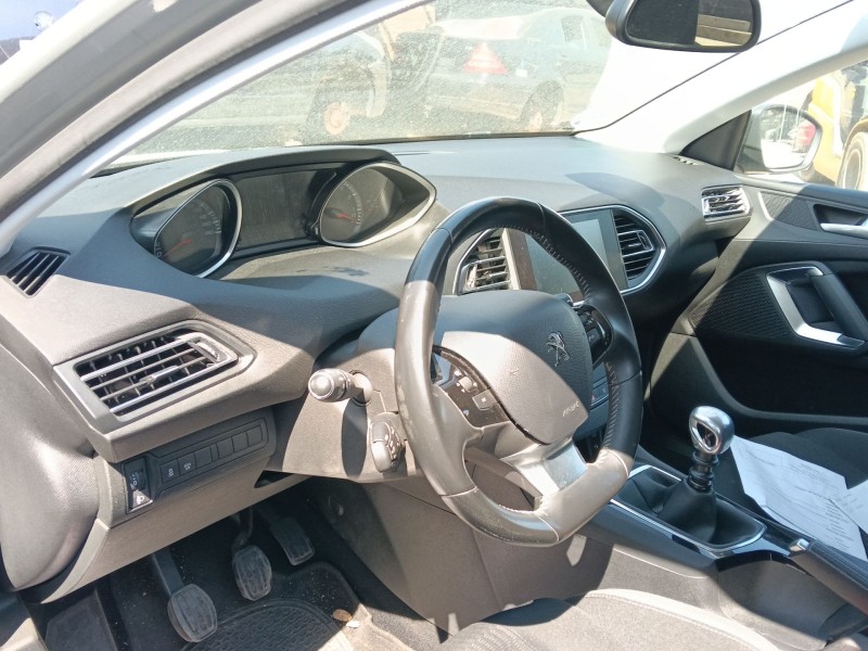 Recambio de salpicadero para peugeot 308 sw ii (lc_, lj_, lr_, lx_, l4_) 1.2 thp 130 referencia OEM IAM 16108046ZD  