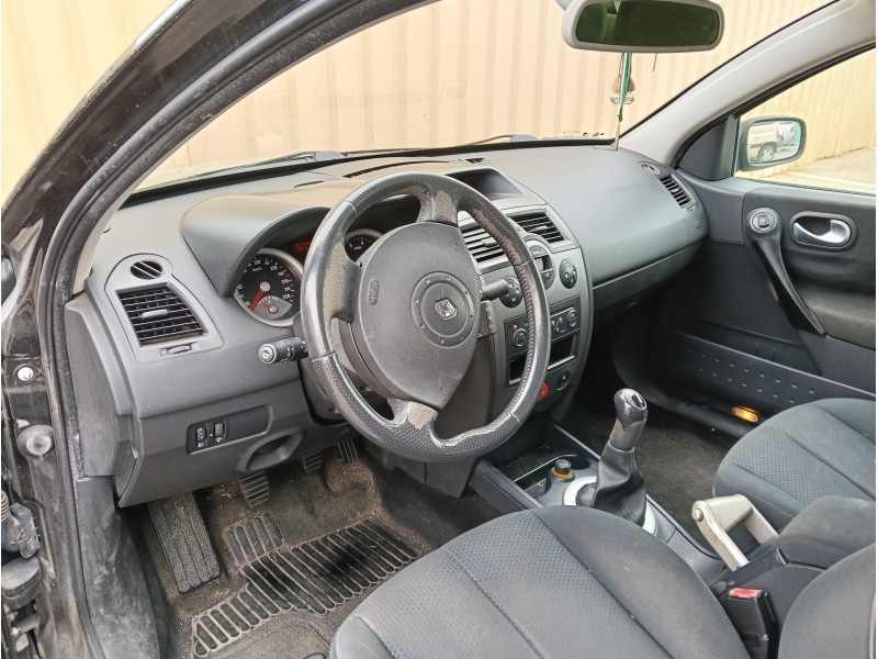 renault megane ii sedán (lm0/1_) del año 2004