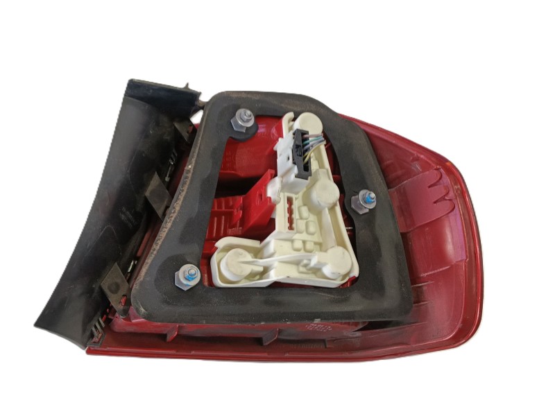 Recambio de piloto trasero izquierdo para bmw 3 (e90) 320 d referencia OEM IAM 63216937457  