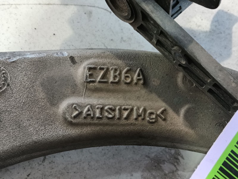 Recambio de brazo suspension superior delantero derecho para land rover range rover sport ii (l494) 4.4 sdv8 4x4 referencia OEM 