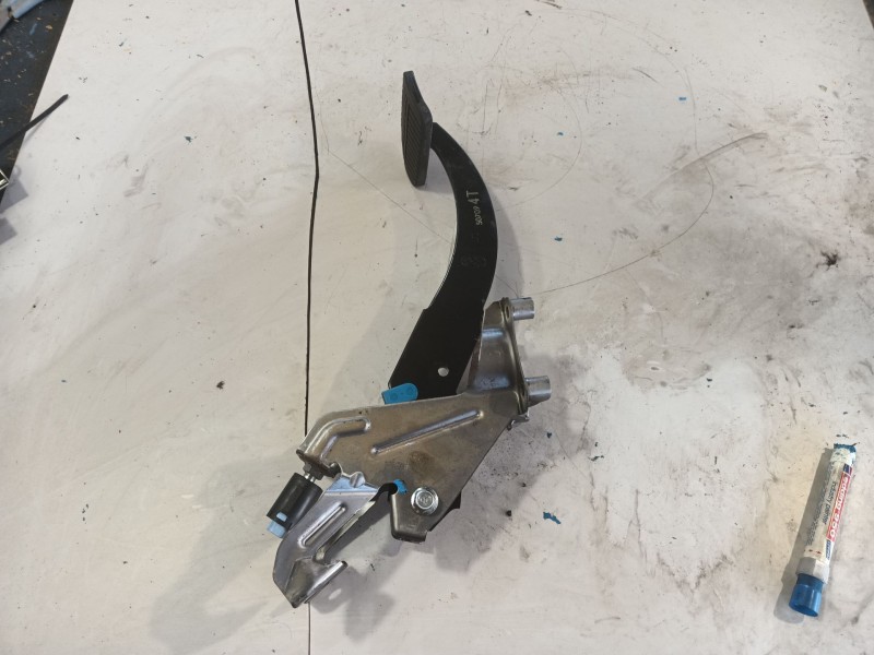 Recambio de pedal freno para subaru outback (bs) 2.0 d awd (bsd) referencia OEM IAM   