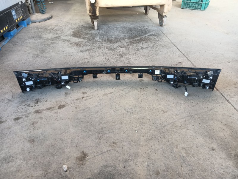 Recambio de piloto trasero central para lexus nx ii (_a2_, _h2_) 450h+ e-four (aazh26) referencia OEM IAM   