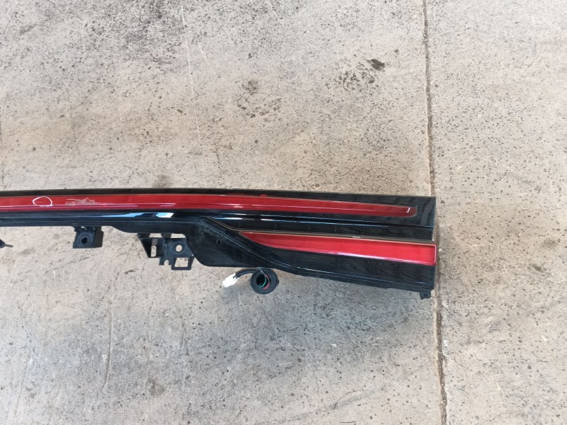 Recambio de piloto trasero central para lexus nx ii (_a2_, _h2_) 450h+ e-four (aazh26) referencia OEM IAM   