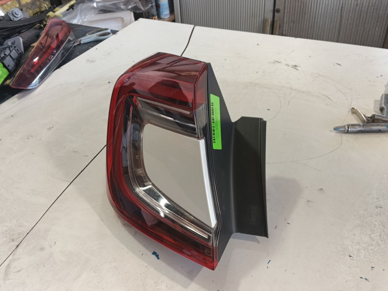 Recambio de piloto trasero izquierdo para renault captur ii (hf_) tce 140 (hfn0) referencia OEM IAM 265555698R  