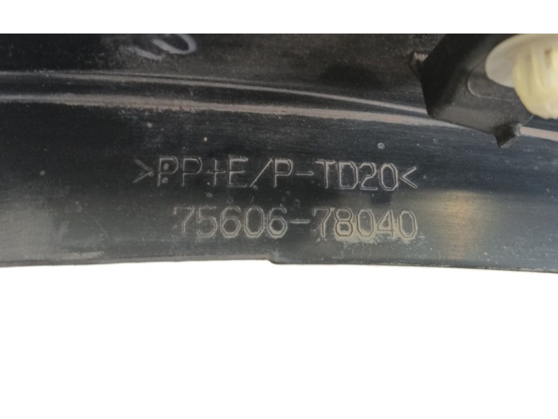 Recambio de aletin trasero izquierdo para lexus nx ii (_a2_, _h2_) 450h+ e-four (aazh26) referencia OEM IAM   