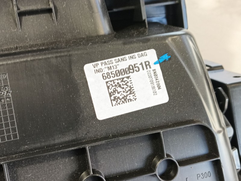 Recambio de guantera para renault captur ii (hf_) tce 140 (hfn0) referencia OEM IAM 682522488R  