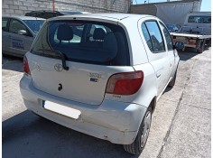 toyota yaris (_p1_) del año 2002 2