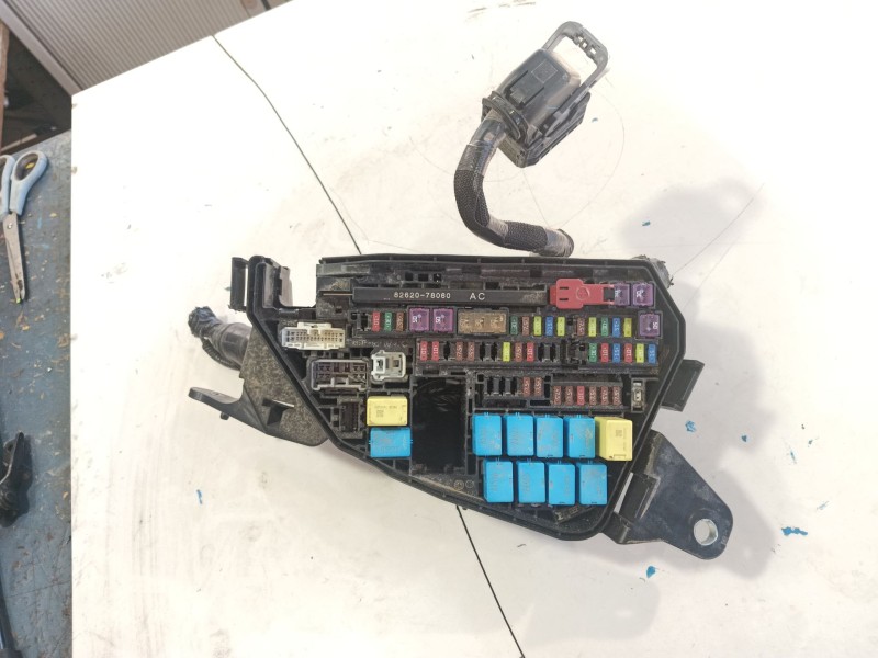 Recambio de caja reles / fusibles para lexus nx ii (_a2_, _h2_) 450h+ e-four (aazh26) referencia OEM IAM   