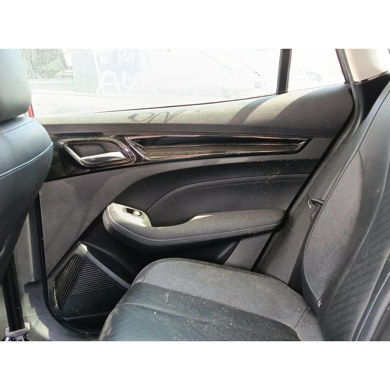 Recambio de guarnecido puerta trasera derecha para mg mg 5 station wagon ev referencia OEM IAM   