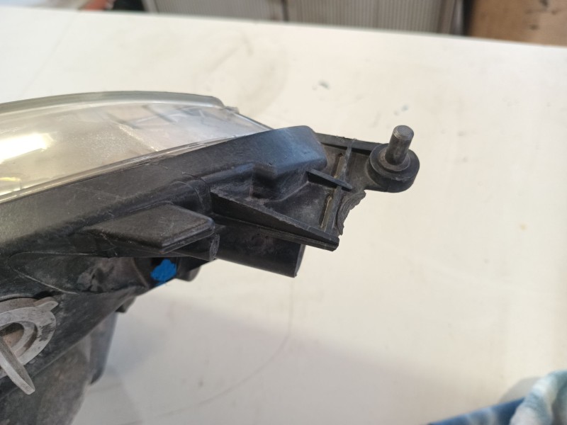 Recambio de faro derecho para citroën c4 picasso i monospace (ud_) 1.6 hdi referencia OEM IAM 6206A8  