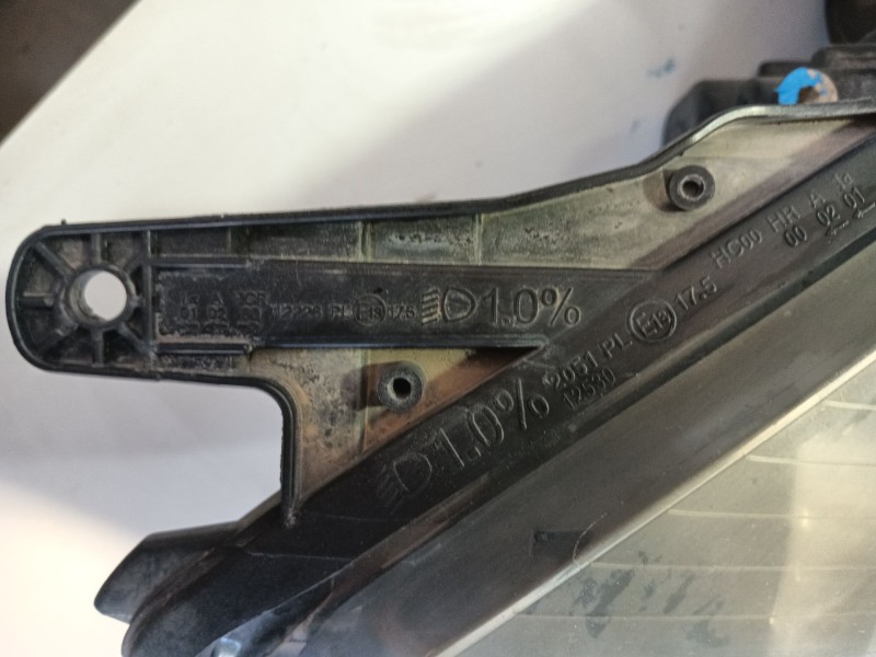 Recambio de faro derecho para opel astra h (a04) 1.7 cdti (l48) referencia OEM IAM 93190070  