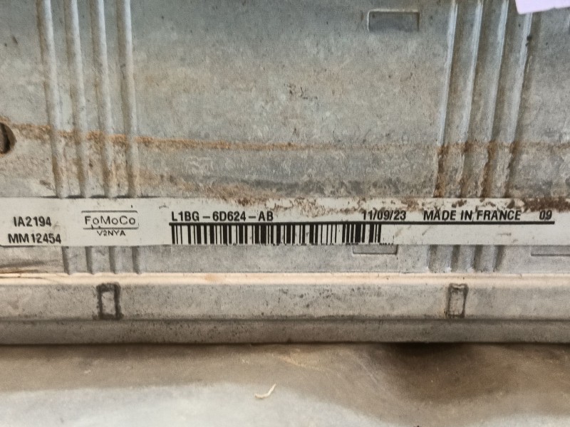 Recambio de intercooler para ford puma (j2k, cf7) 1.0 ecoboost referencia OEM IAM 2401111  