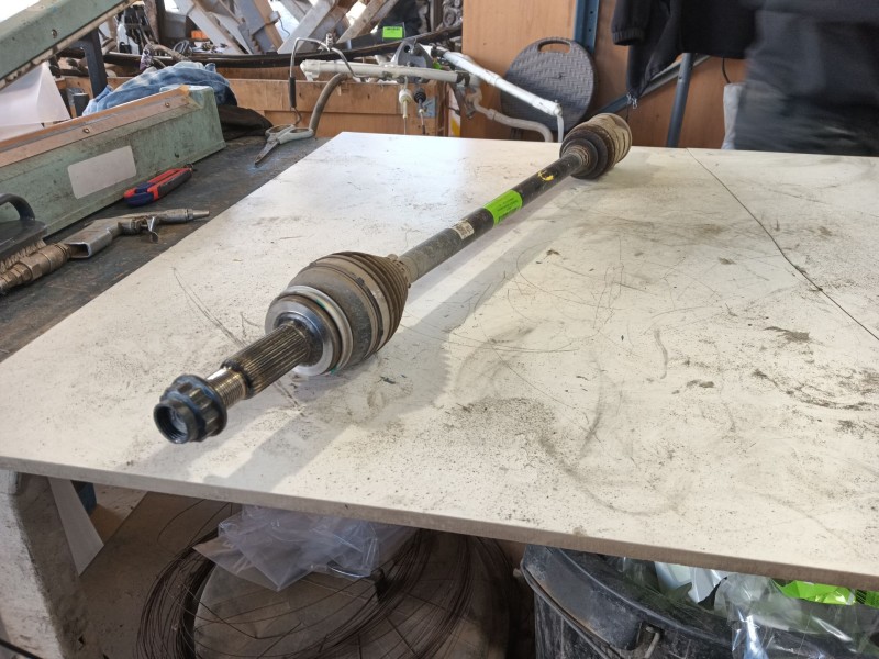 Recambio de transmision trasera derecha para lexus nx ii (_a2_, _h2_) 450h+ e-four (aazh26) referencia OEM IAM   