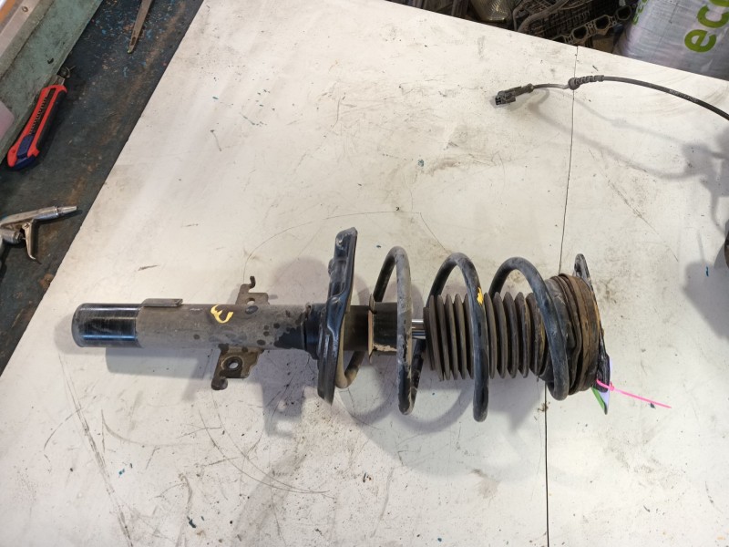 Recambio de amortiguador delantero izquierdo para renault scénic iv (j9_) 1.2 tce 130 referencia OEM IAM   