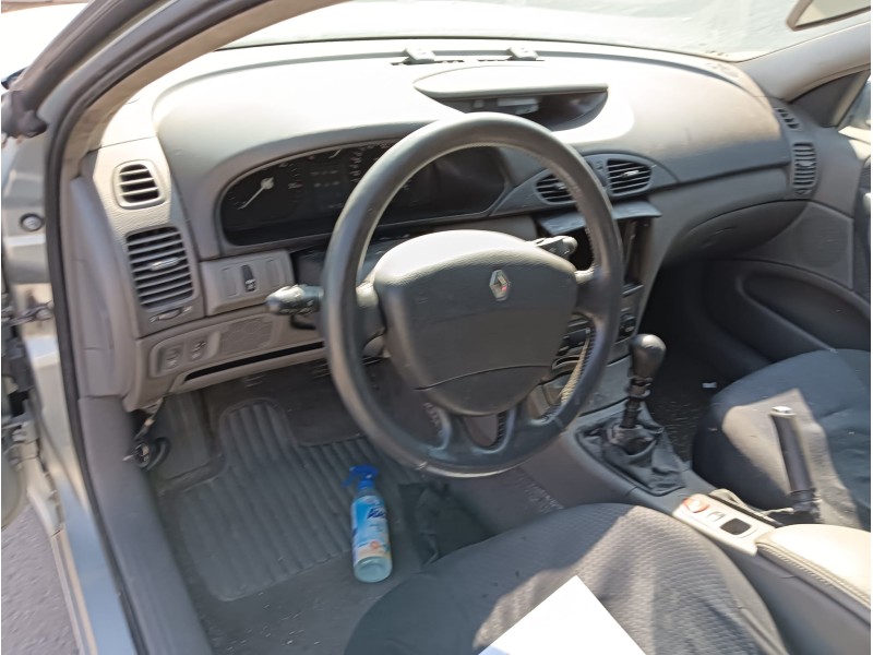 renault laguna ii grandtour (kg0/1_) del año 2002