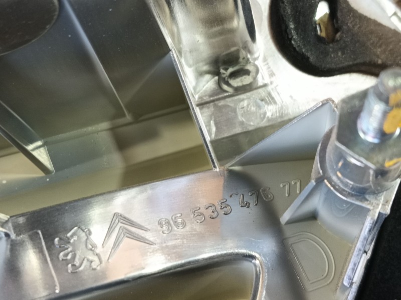 Recambio de piloto trasero derecho interior para citroën c4 picasso i monospace (ud_) 1.6 hdi referencia OEM IAM 6351CC  