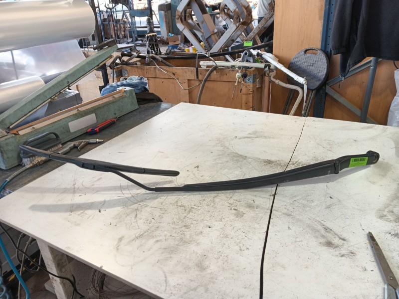 Recambio de brazo limpia delantero derecho para lexus nx ii (_a2_, _h2_) 450h+ e-four (aazh26) referencia OEM IAM   