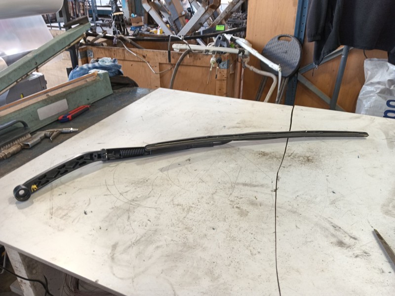 Recambio de brazo limpia delantero izquierdo para lexus nx ii (_a2_, _h2_) 450h+ e-four (aazh26) referencia OEM IAM   