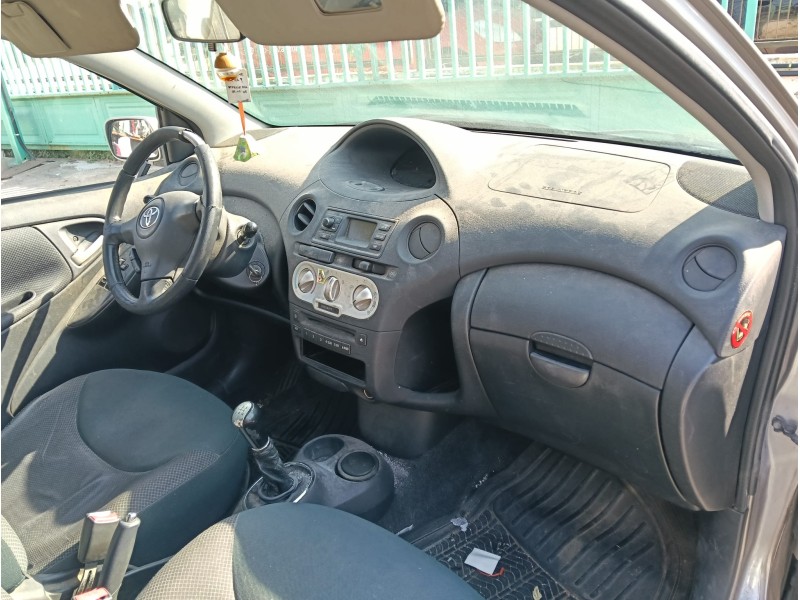 toyota yaris (_p1_) del año 2008