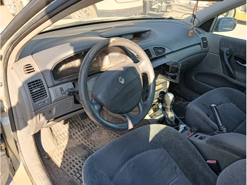 renault laguna ii (bg0/1_) del año 2002