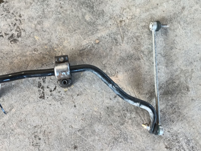 Recambio de barra estabilizadora delantera para peugeot 3008 ii suv (mc_, mr_, mj_, m4_) 1.5 bluehdi 130 referencia OEM IAM   