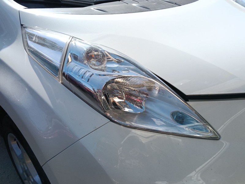 Recambio de faro derecho para nissan leaf (ze0) electric referencia OEM IAM 260253NA0B / 260103NL0A  
