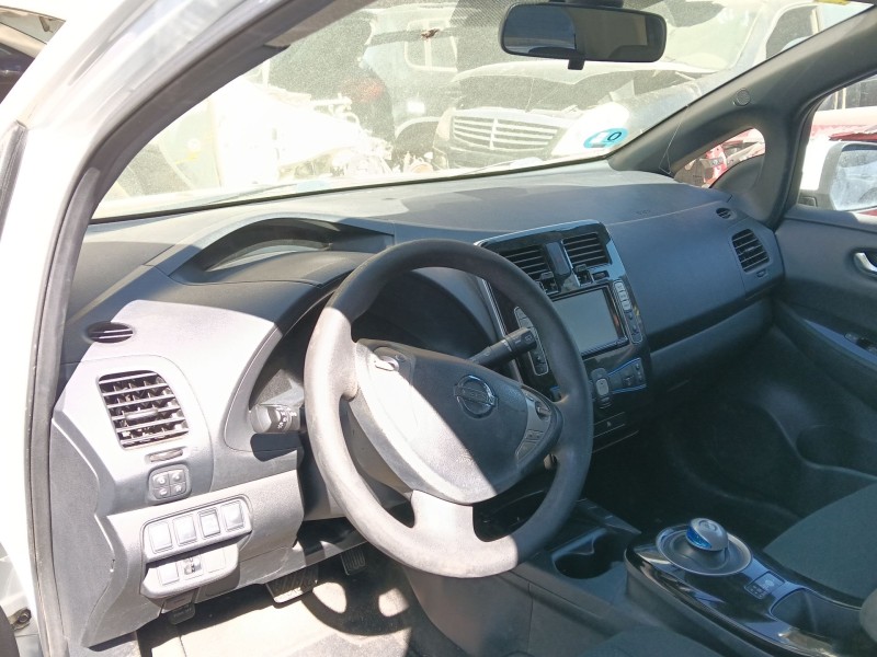 Recambio de salpicadero para nissan leaf (ze0) electric referencia OEM IAM 682003NA0A  
