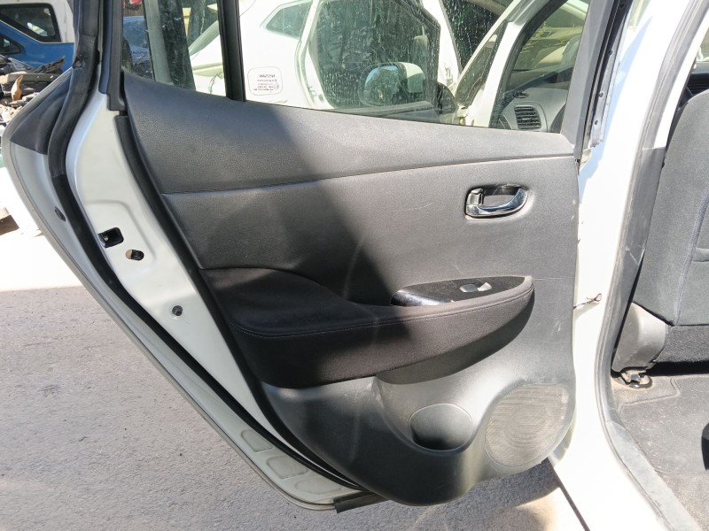 Recambio de guarnecido puerta trasera izquierda para nissan leaf (ze0) electric referencia OEM IAM   