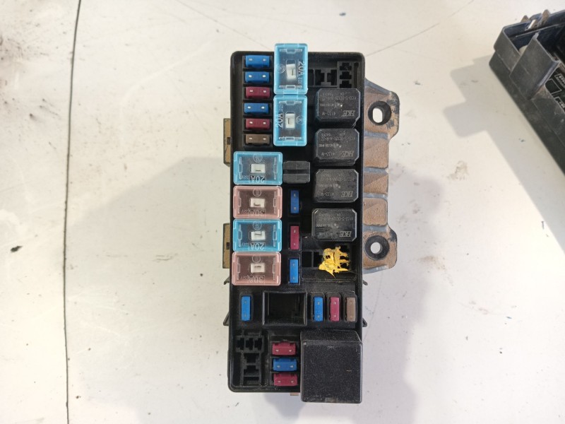 Recambio de caja reles / fusibles para dfsk k series caja/chasis 1.3 referencia OEM IAM   