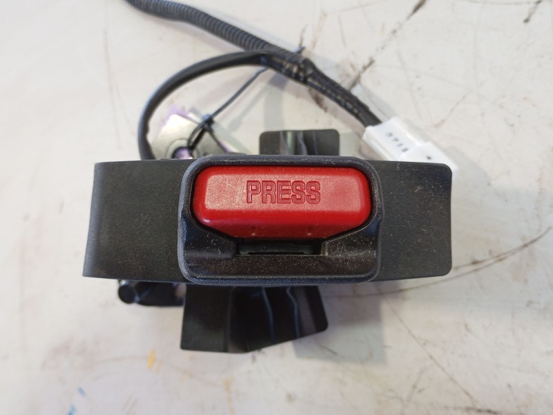 Recambio de enganche cinturon trasero derecho para lexus nx ii (_a2_, _h2_) 450h+ e-four (aazh26) referencia OEM IAM   