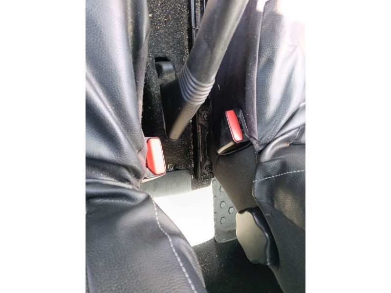 Recambio de enganche cinturon delantero derecho para dacia sandero ii (b8_) 1.2 referencia OEM IAM   