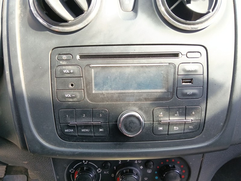 Recambio de sistema audio / radio cd para dacia sandero ii (b8_) 1.2 referencia OEM IAM   