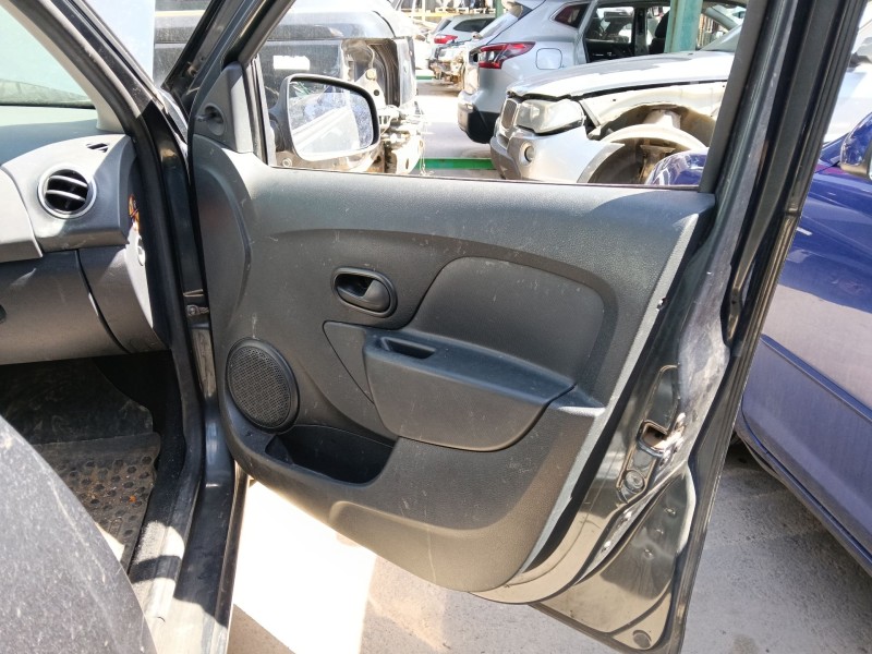 Recambio de guarnecido puerta delantera derecha para dacia sandero ii (b8_) 1.2 referencia OEM IAM   